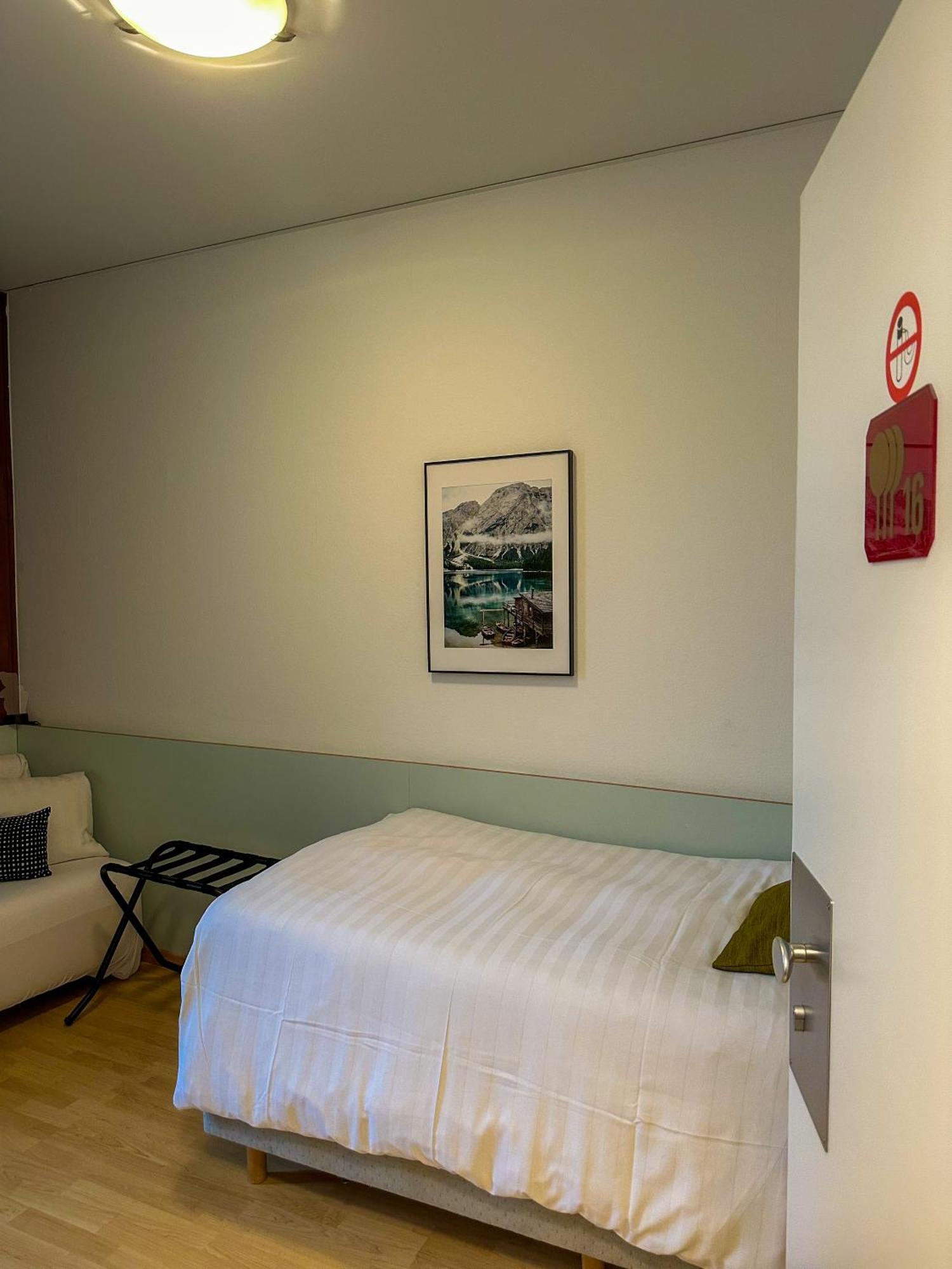 Single Room,1624312540:JPEG